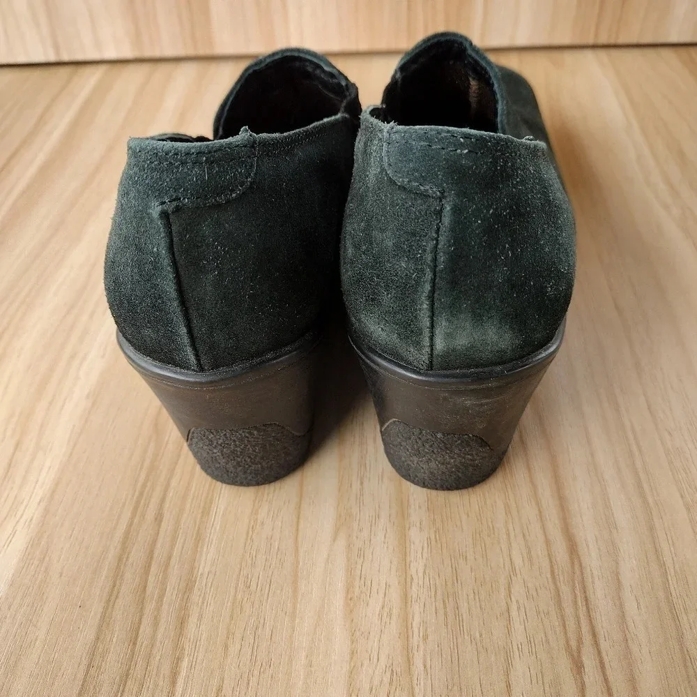 Aquatalia Shoes 8.5 By Marvin K Wedge Black Suede Slip On Heel Whipstitch Accent